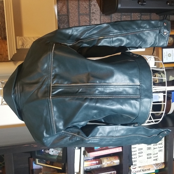 COVERGIRL❣️Blank NYC Green jacket - Picture 7 of 12